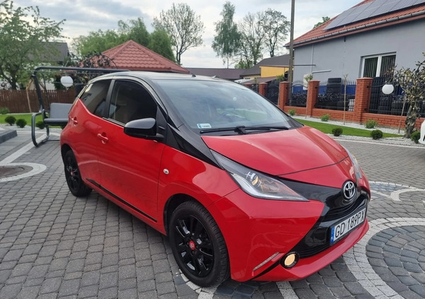 Toyota Aygo cena 33900 przebieg: 125960, rok produkcji 2017 z Przasnysz małe 379
